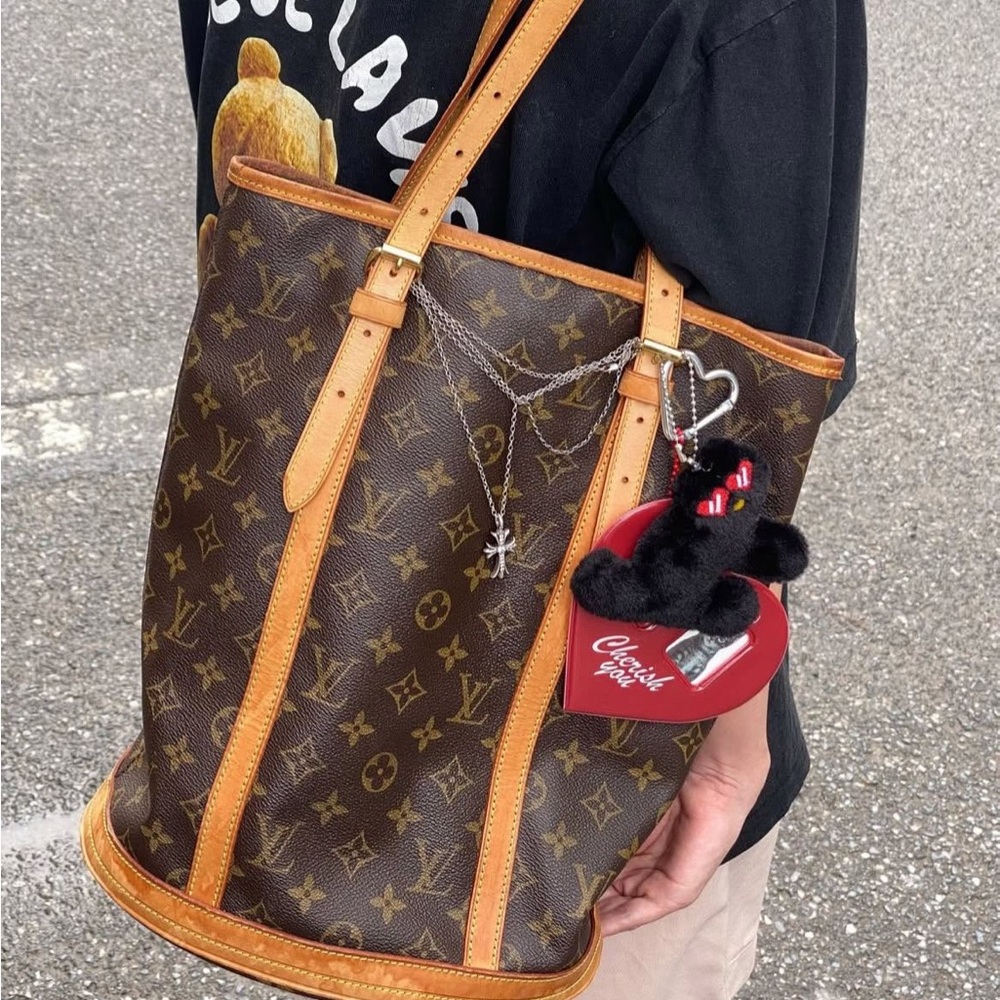 ✅ Authentic Louis Vuitton Bucket GM